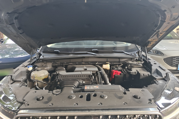 林肯 航海家 2023款 2.0T 四驱尊睿版机舱底盘24