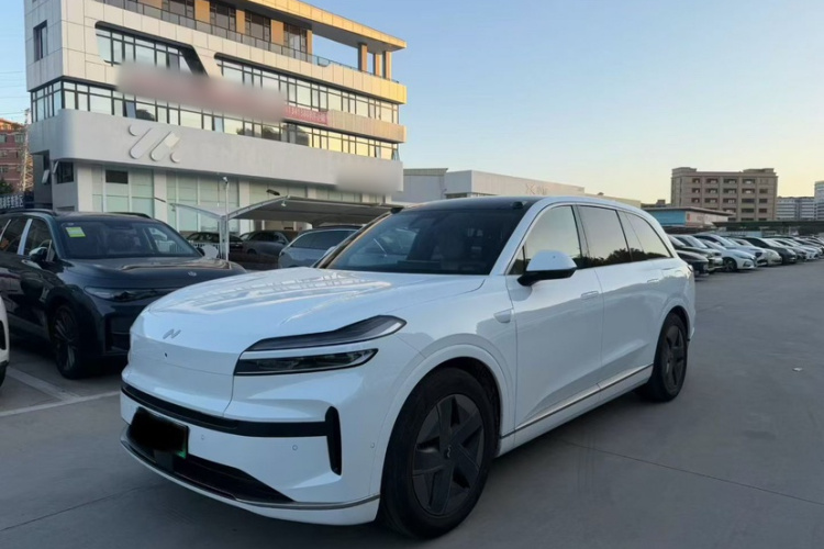 乐道L90 2025款 Max 六座版车身外观1