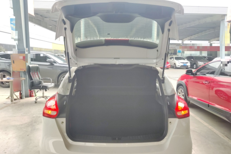 福特 福克斯 2018款 两厢经典 EcoBoost 180 自动精英型局部细节23