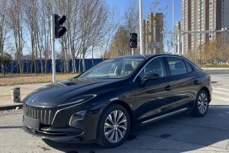 红旗E-QM5 2022款 431km 充电乐享版