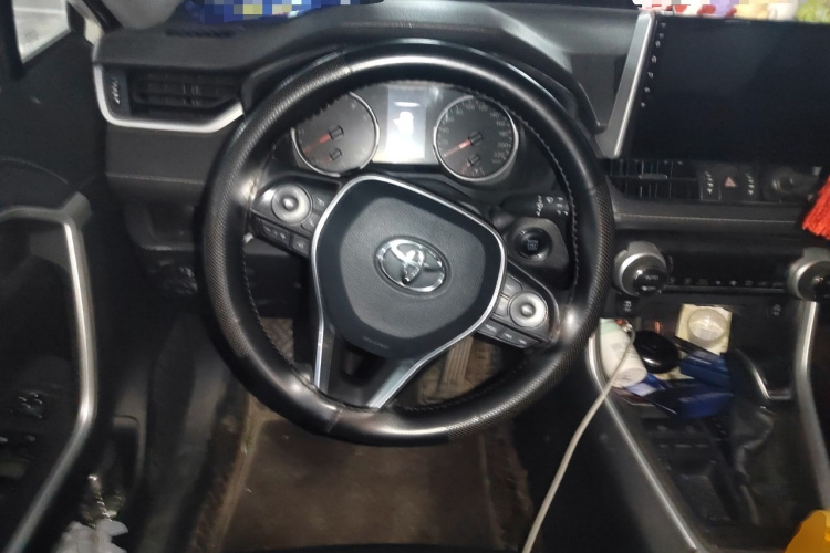 丰田 威兰达 2021款 2.0L CVT两驱豪华版中控内饰13