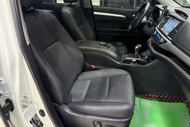 丰田 汉兰达 2018款 2.0T 四驱豪华版 7座 国VI局部细节41