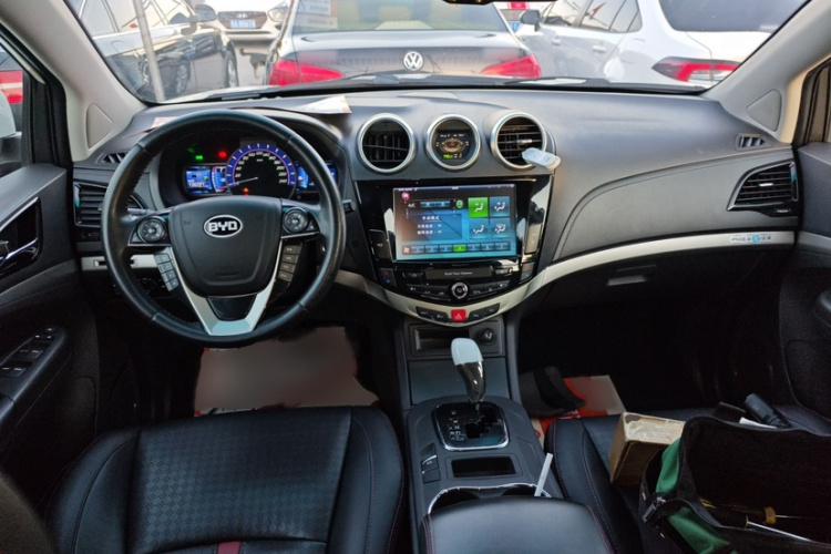 比亚迪S7 2015款 2.0T 自动尊贵型中控内饰7001