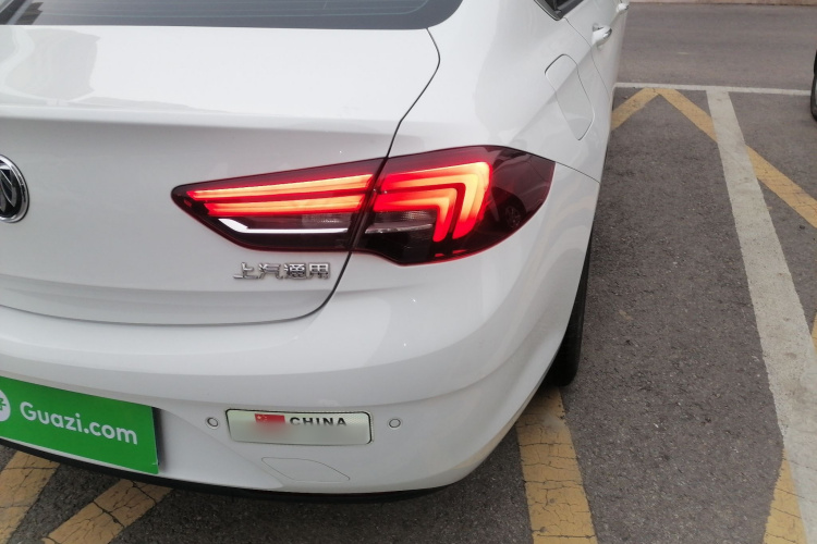 别克 君威 2019款 20T 精英型 国VI车身外观9