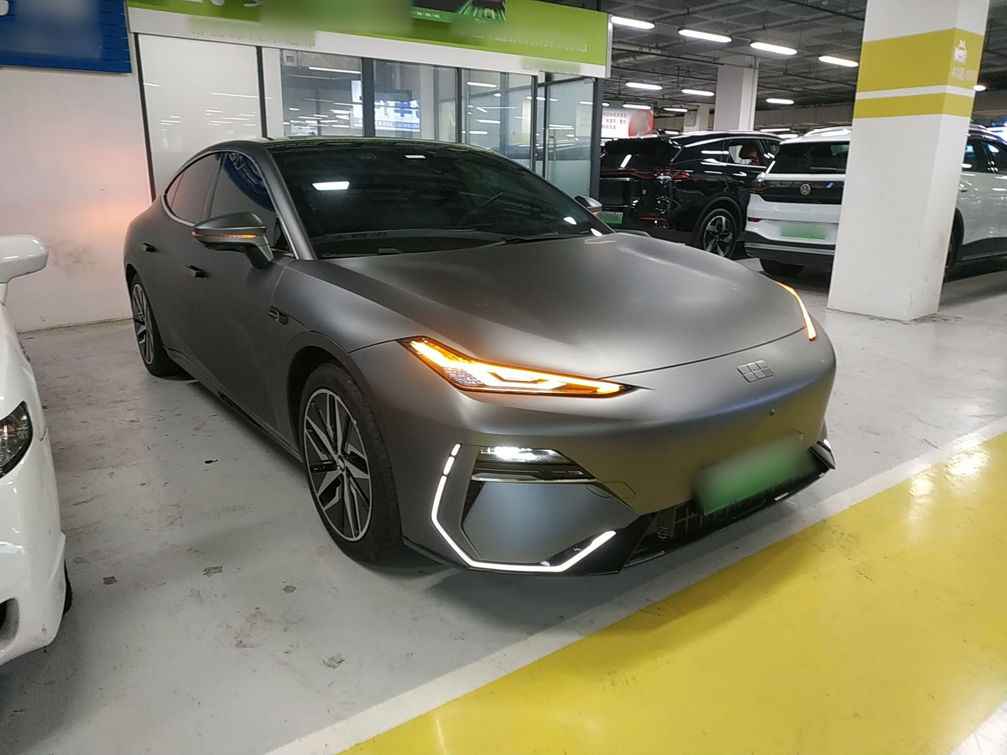 吉利银河 银河E8 2024款 665km 后驱星舰 远航版