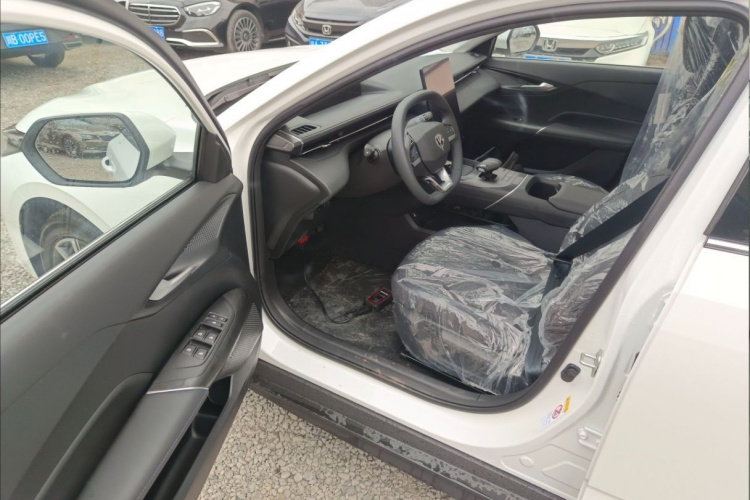 长安 逸动 2025款 蓝鲸 1.5T 500Bar尊贵型中控内饰7003