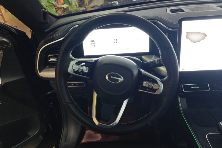 广汽传祺 传祺GS8 2024款 领航系列 2.0TGDI 两驱豪华智联版中控内饰13