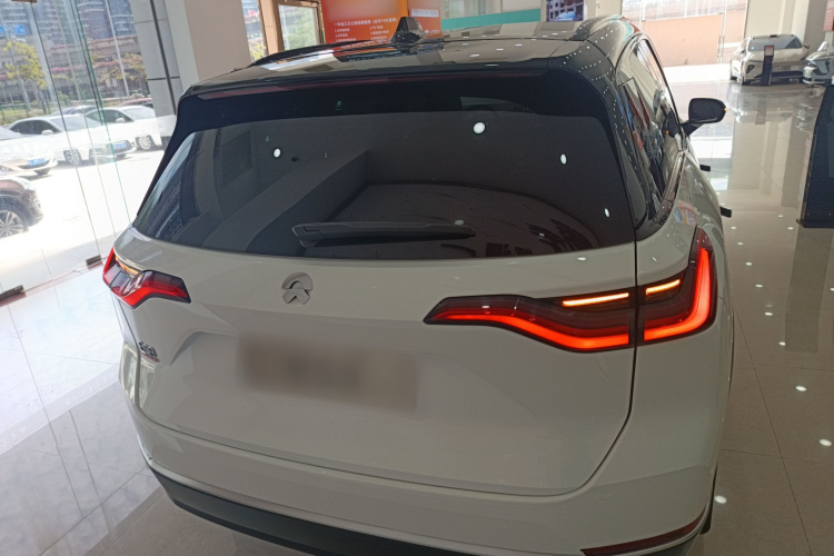 蔚来ES8 2020款 580KM 六座版车身外观6