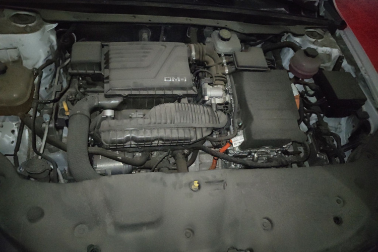 比亚迪 秦PLUS 2024款 荣耀版 DM-i 55KM领先型局部细节24