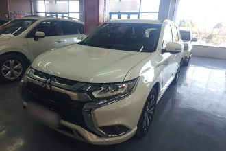 三菱 欧蓝德 2021款 改款 2.0L 两驱畅享版 5座