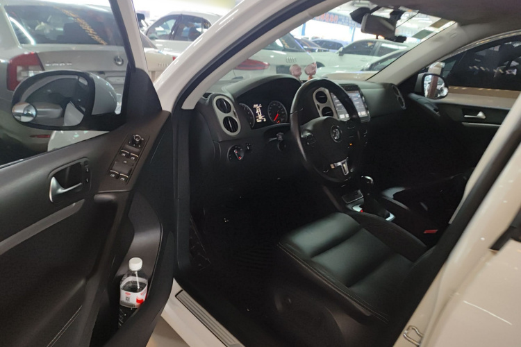 大众 途观 2016款 300TSI 自动两驱舒适版中控内饰7003