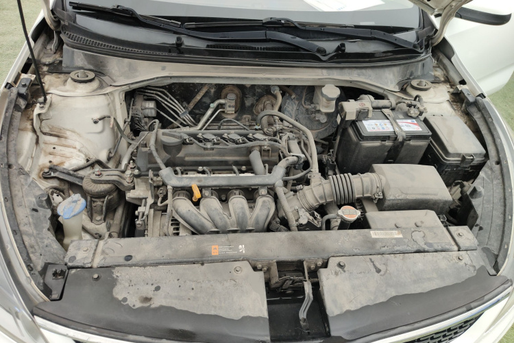 起亚K2 2017款 三厢 1.4L AT GLS机舱底盘24