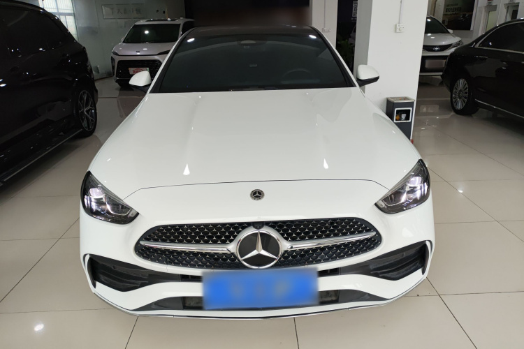 奔驰C级 2024款 C 260 L 运动版车身外观2