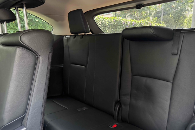 丰田 汉兰达 2022款 双擎 2.5L 四驱尊贵版 7座中控内饰7007