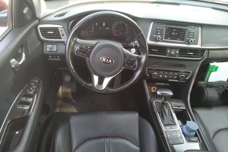 起亚K5 2016款 2.0L 自动LUX局部细节13