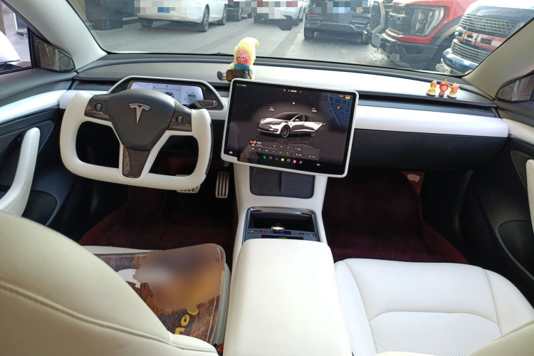 特斯拉 Model 3 2022款 Performance高性能全轮驱动版中控内饰12