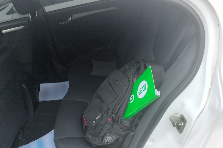 荣威350 2015款 1.5L 手动豪华天窗版中控内饰21