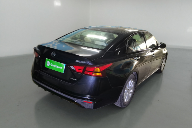 日产 天籁 2020款 改款 2.0L XL 舒适版车身外观7