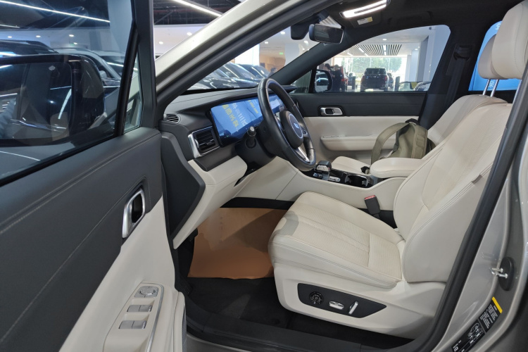 理想汽车 理想ONE 2020款 增程6座版中控内饰19