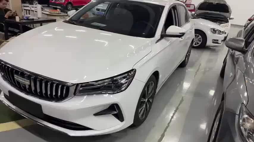 吉利汽车 帝豪 2026款 第4代 400万纪念款 1.5L CVT飞越型实拍1