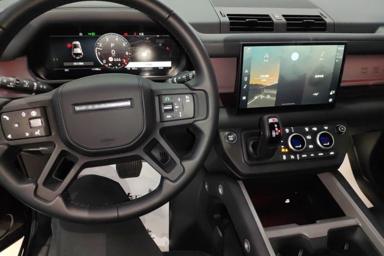 路虎卫士 2025款 110 3.0T P400 -Dynamic HSE中控内饰7002