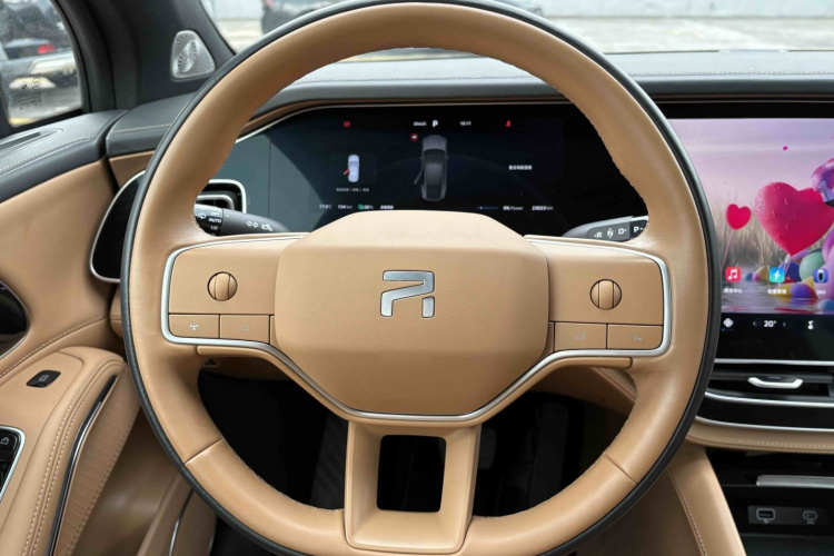 飞凡汽车 飞凡R7 2023款 后驱屏霸版中控内饰7004