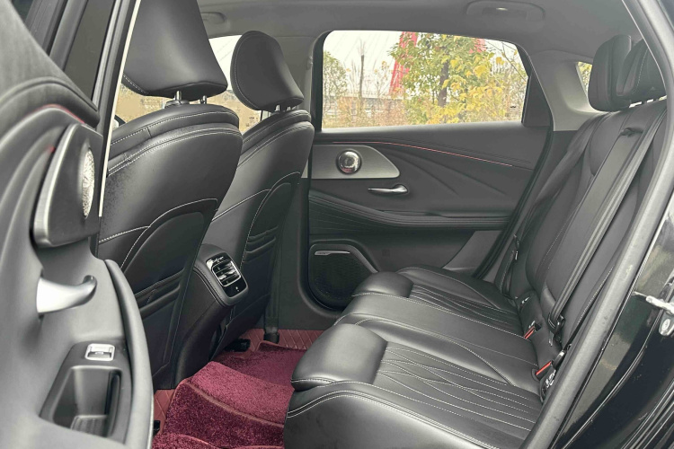 奇瑞 艾瑞泽8 2023款 1.6T DCT雅中控内饰7003