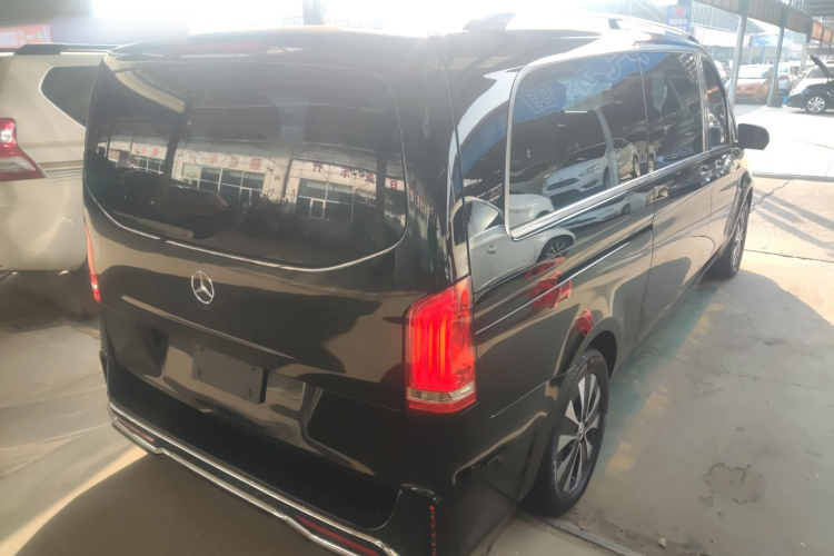 奔驰 威霆 2021款 2.0T 精英版 7座车身外观6005