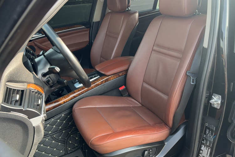 宝马X5(进口) 2011款 xDrive35i 领先型局部细节19