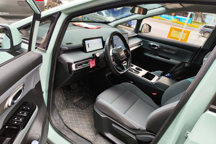 埃安 AION Y 2023款 Younger中控内饰20