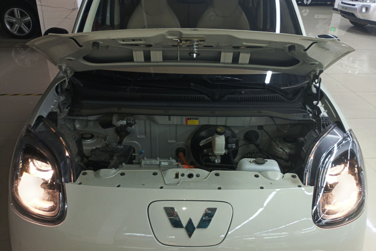 五菱汽车 宏光MINIEV 2025款 四门版 进阶款机舱底盘24