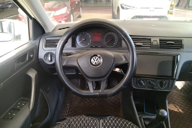 大众 桑塔纳 2018款 1.5L 手动风尚版中控内饰13