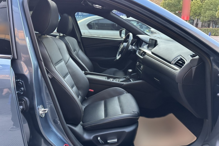 马自达 阿特兹 2018款 2.5L 蓝天尊崇版 国V中控内饰7012