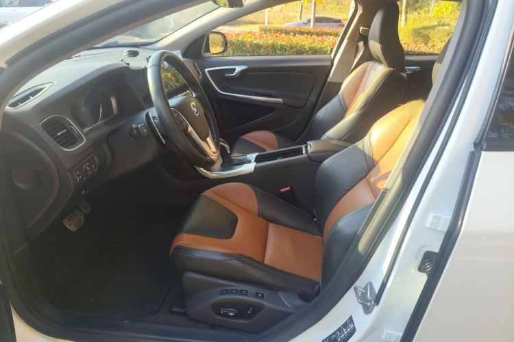 沃尔沃V60 2016款 Cross Country T6 AWD中控内饰7006