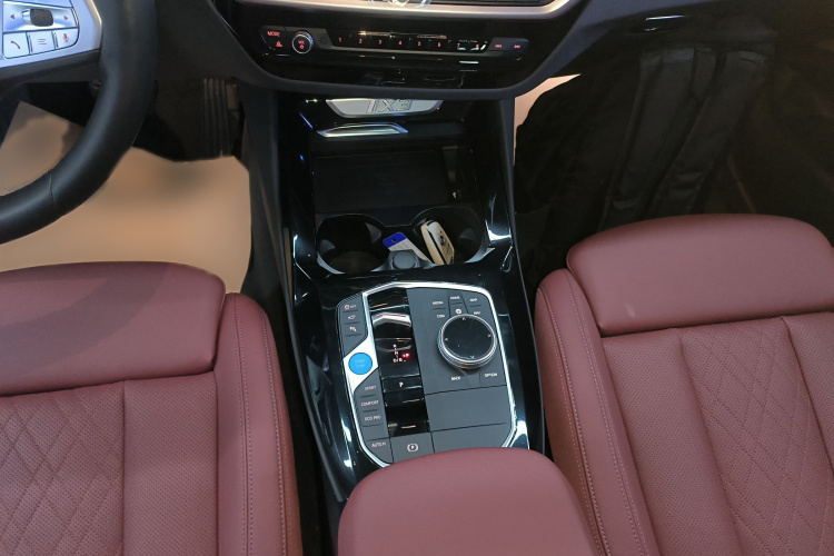 宝马iX3 2023款 创领型局部细节18