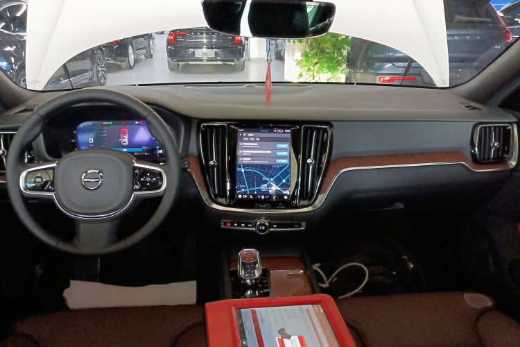 沃尔沃V60 2024款 B5 智远豪华版中控内饰12