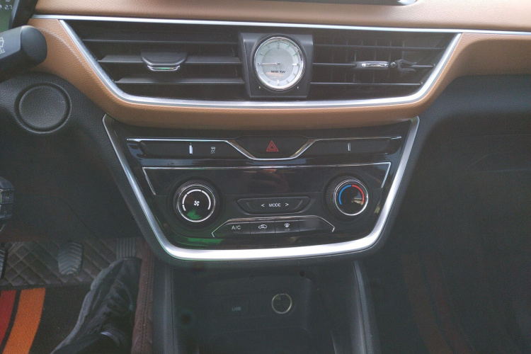 五菱汽车 五菱宏光S3 2018款 1.5T 手动豪华型 国V局部细节16