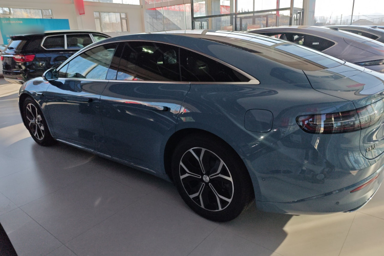 鸿蒙智行 智界S7 2024款 Max 后驱长航智驾版车身外观4