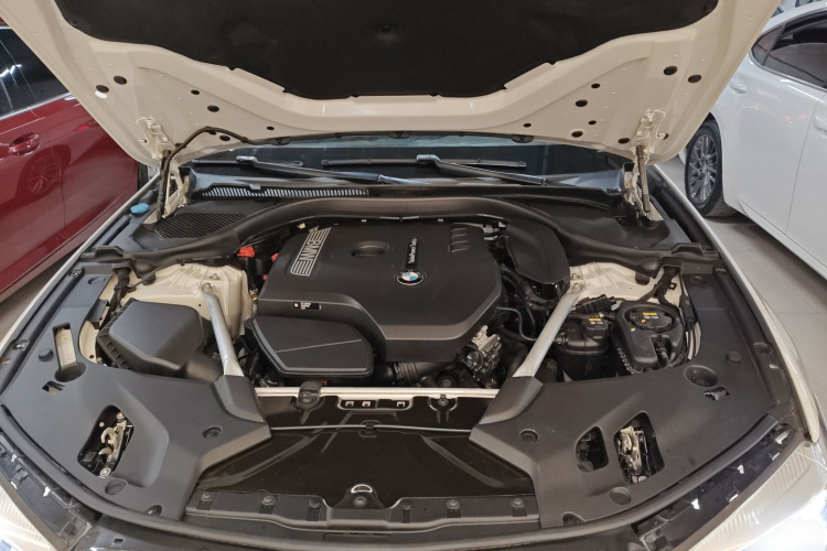 宝马5系 2020款 525Li M运动套装机舱底盘24