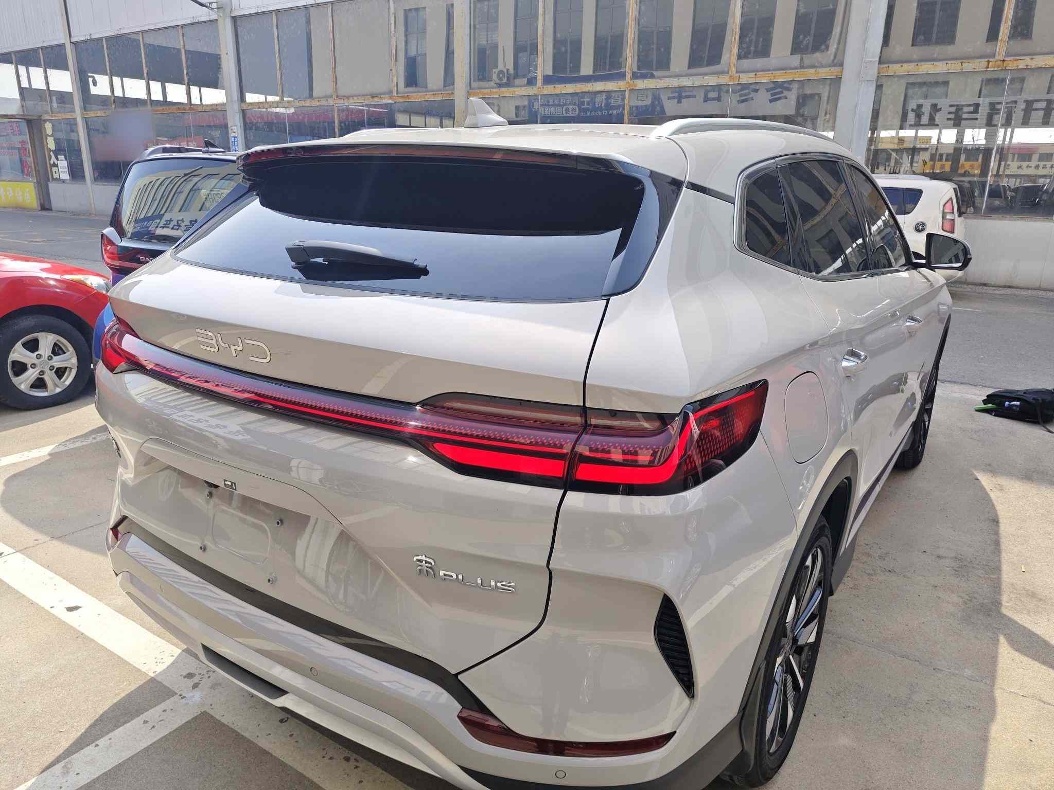 比亚迪 宋PLUS新能源 2025款 DM-i 112KM 尊荣型(5)