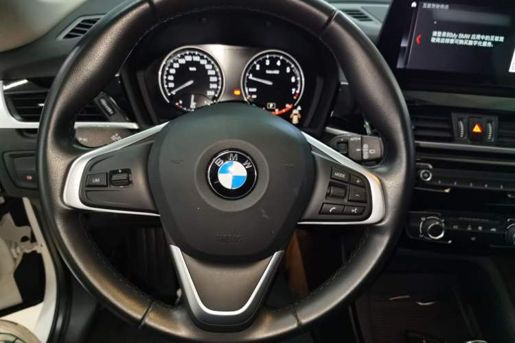 宝马X1 2021款 sDrive20Li 时尚型中控内饰13