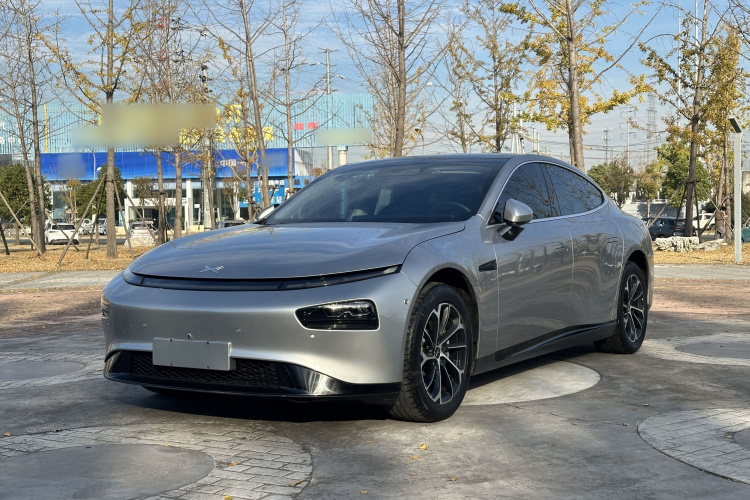 小鹏P7 2023款 586E车身外观1