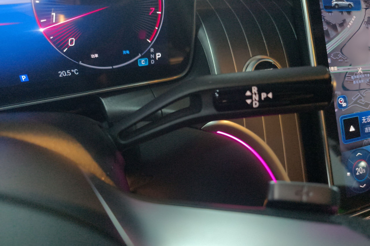 奔驰GLC 2024款 GLC 300 L 4MATIC 豪华型 5座局部细节18