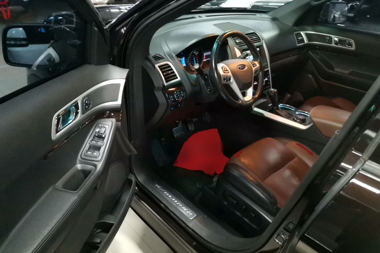 福特 探险者(进口) 2013款 3.5L 尊享型中控内饰20