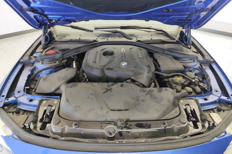 宝马3系 2019款 320Li M运动套装机舱底盘24