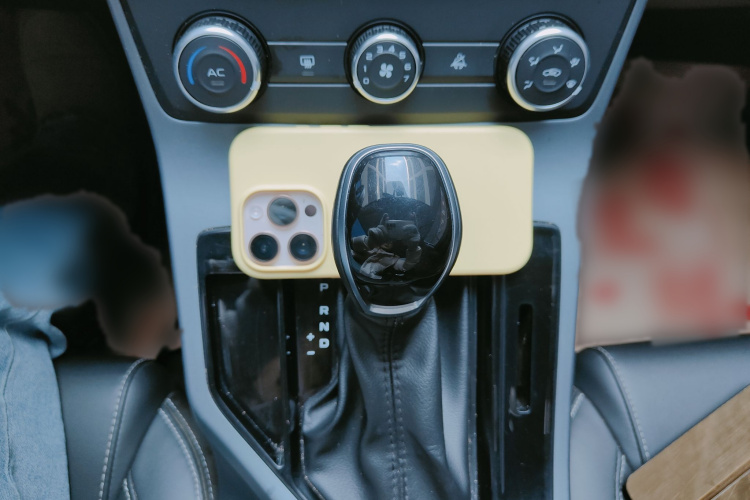 吉利汽车 帝豪 2021款 UP 1.5L CVT舒适型中控内饰7004