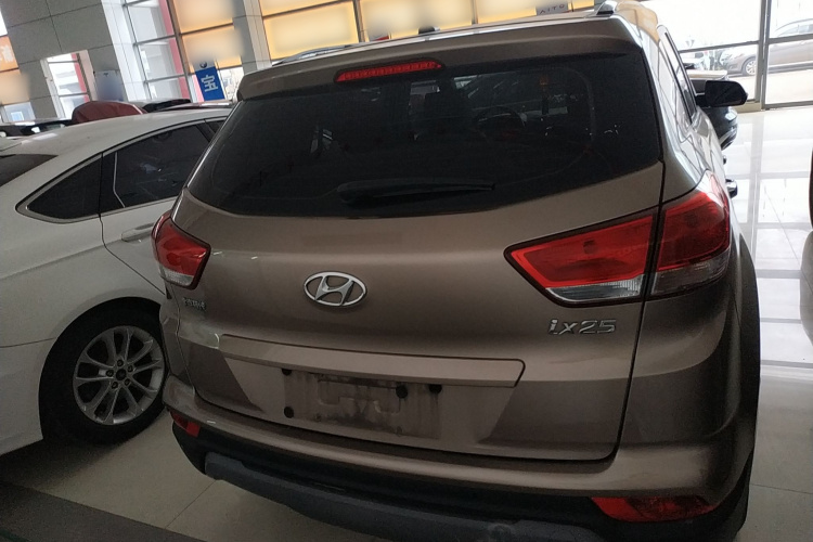 北京现代ix25 2017款 1.6L 自动智能型车身外观6