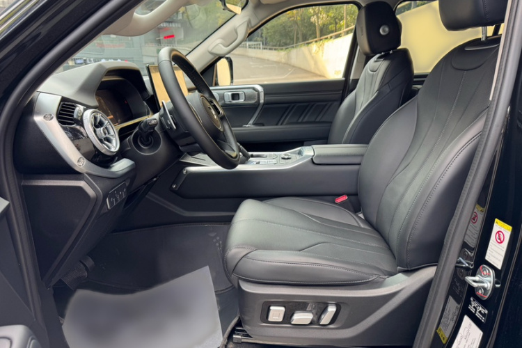 坦克400 2025款 2.0T 汽油版中控内饰7002