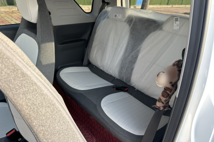 吉利银河 熊猫 2025款 210km 元气熊中控内饰7003