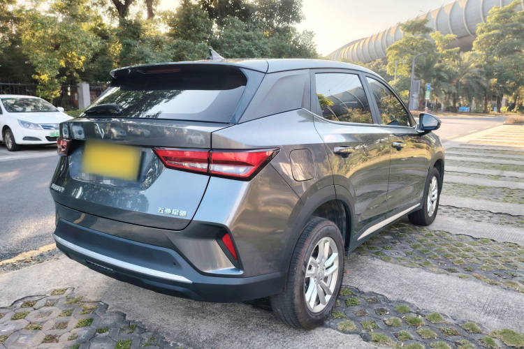 五菱汽车 五菱星驰 2022款 1.5L CVT畅玩型车身外观6004